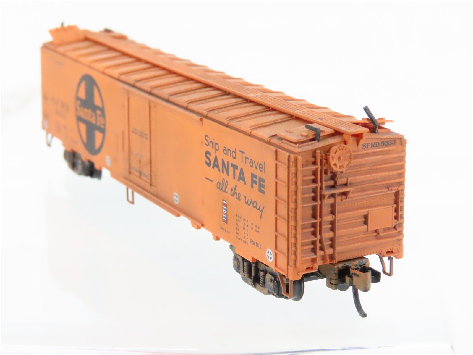 N Scale Micro-Trains MTL 52050 SFRD Santa Fe 52' Reefer #5033 Weathered