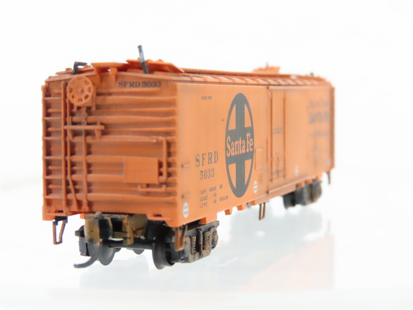 N Scale Micro-Trains MTL 52050 SFRD Santa Fe 52' Reefer #5033 Weathered