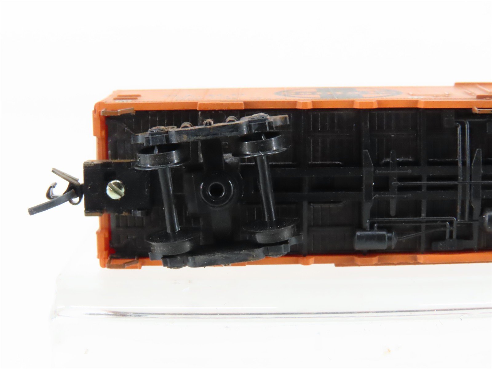 N Scale Micro-Trains MTL 52050 SFRD Santa Fe 52' Reefer #5033 Weathered