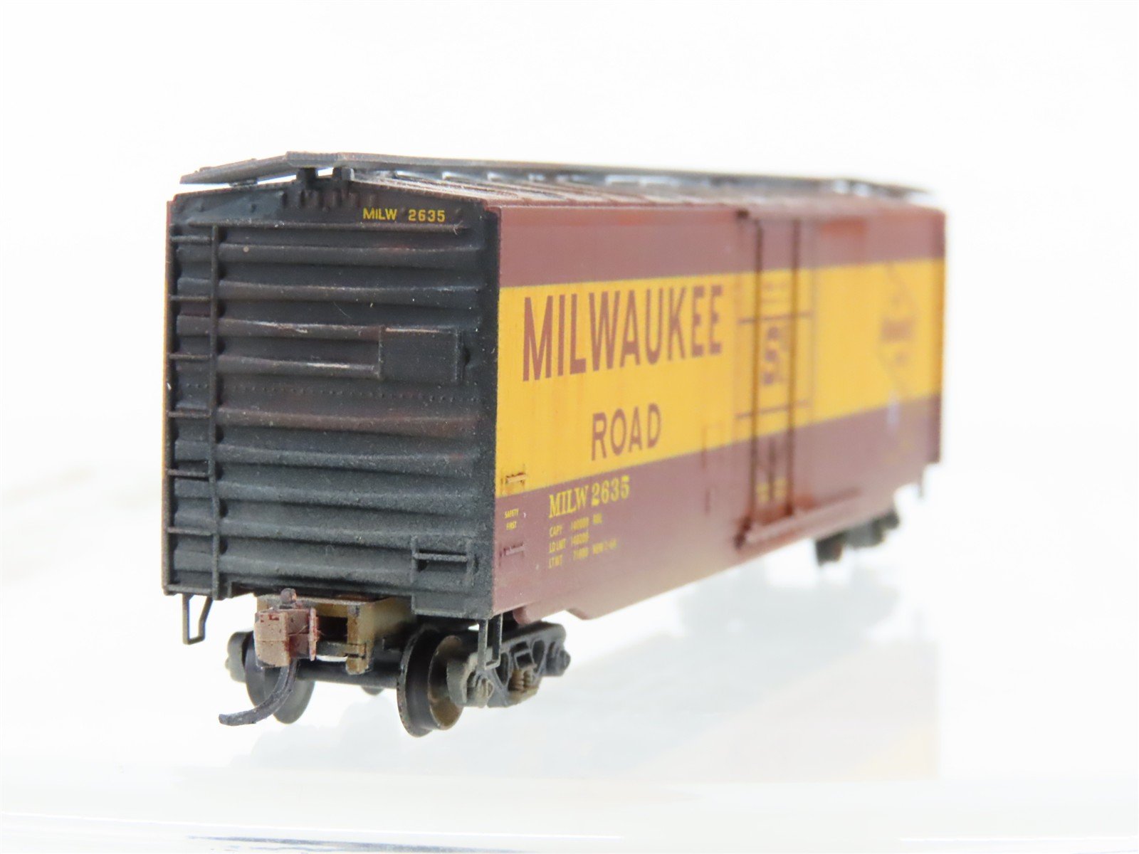 N Scale Micro-Trains MTL 03200420 MILW Milwaukee Road 50' Boxcar #2635 Weathered