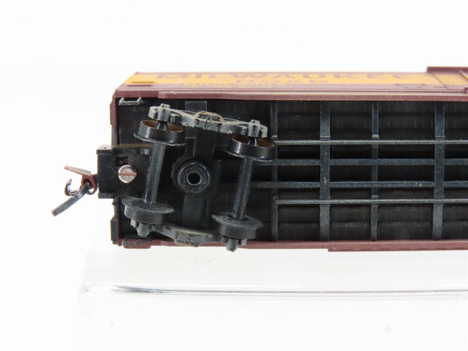 N Scale Micro-Trains MTL 03200420 MILW Milwaukee Road 50' Boxcar #2635 Weathered