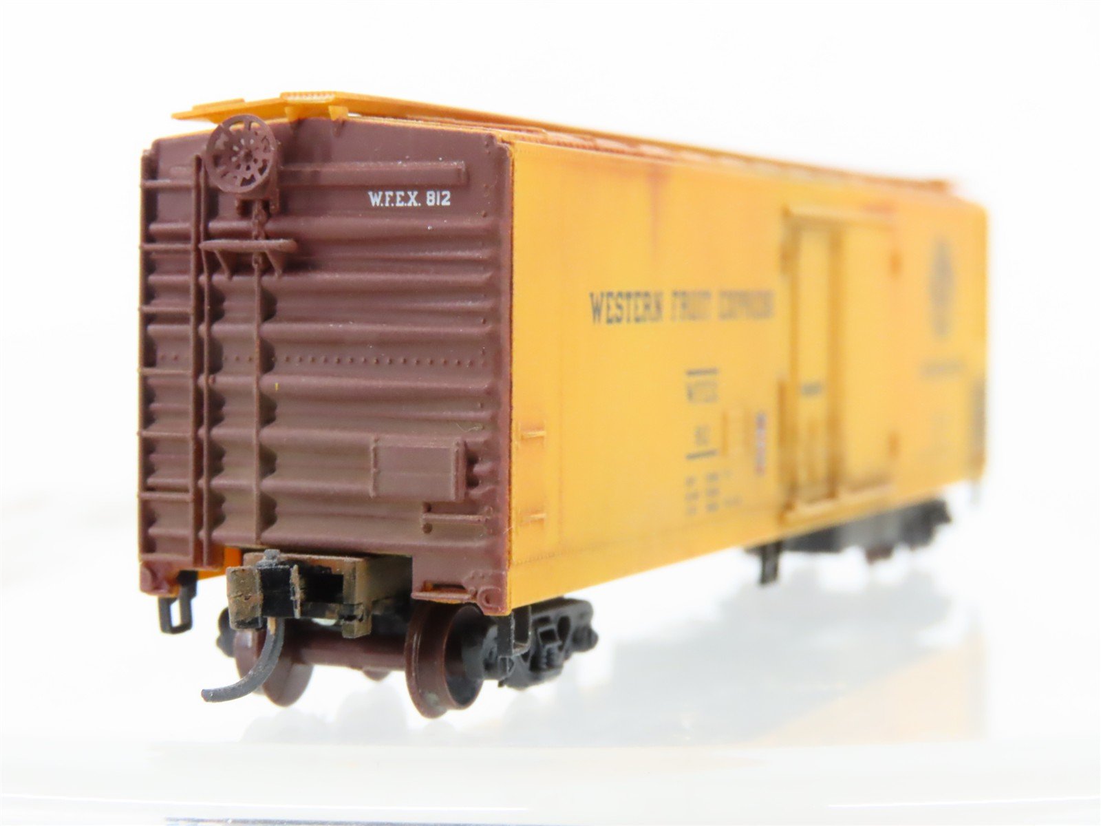 N Scale Micro-Trains MTL 69010/1 WFEX Western Fruit 51' Reefer #812 Weathered