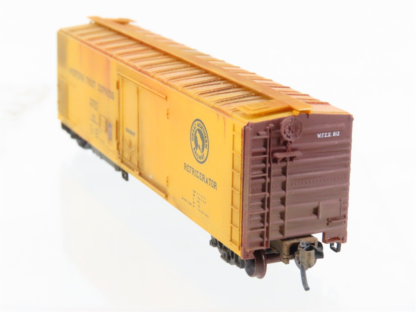N Scale Micro-Trains MTL 69010/1 WFEX Western Fruit 51' Reefer #812 Weathered