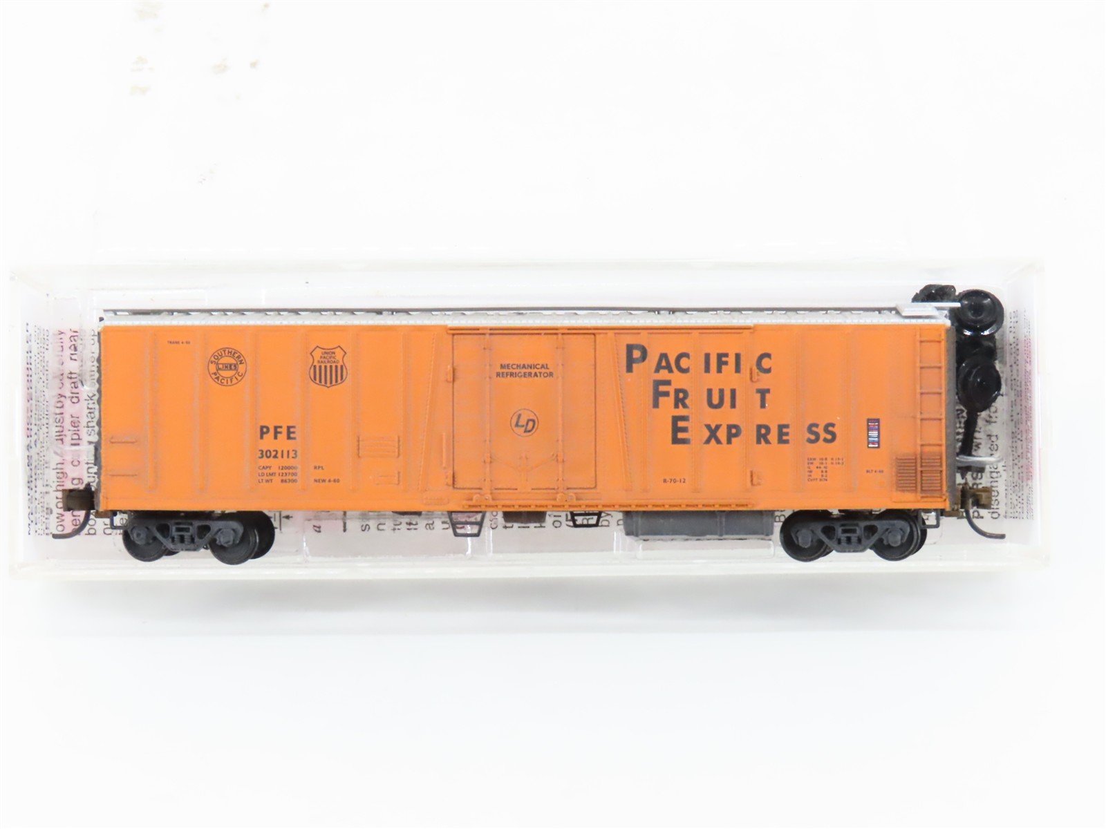 N Scale Micro-Trains MTL 70010 PFE Pacific Fruit 51' Reefer #302113 Weathered