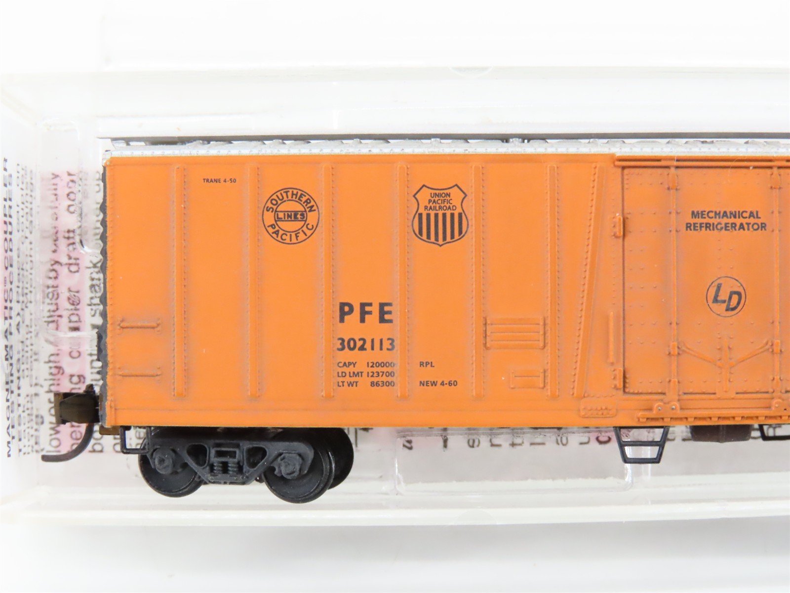 N Scale Micro-Trains MTL 70010 PFE Pacific Fruit 51' Reefer #302113 Weathered