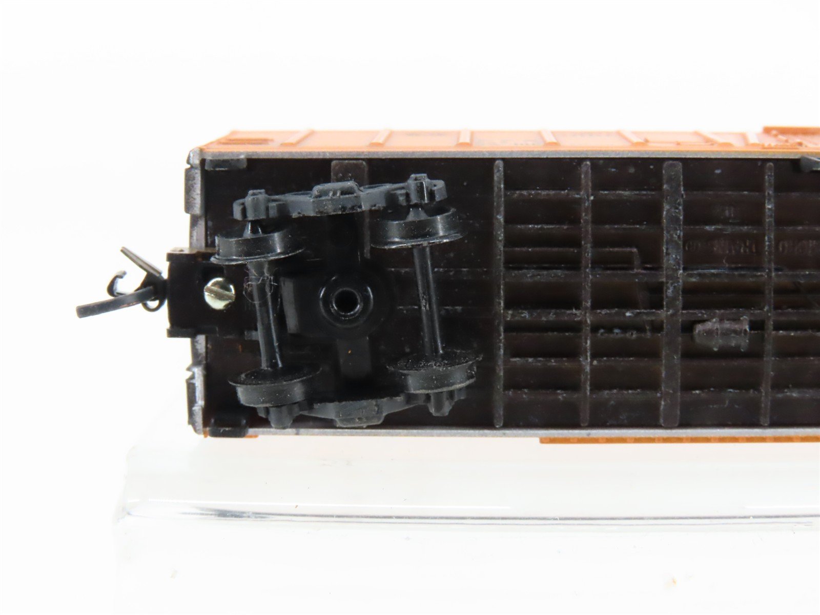 N Scale Micro-Trains MTL 70010 PFE Pacific Fruit 51' Reefer #302113 Weathered