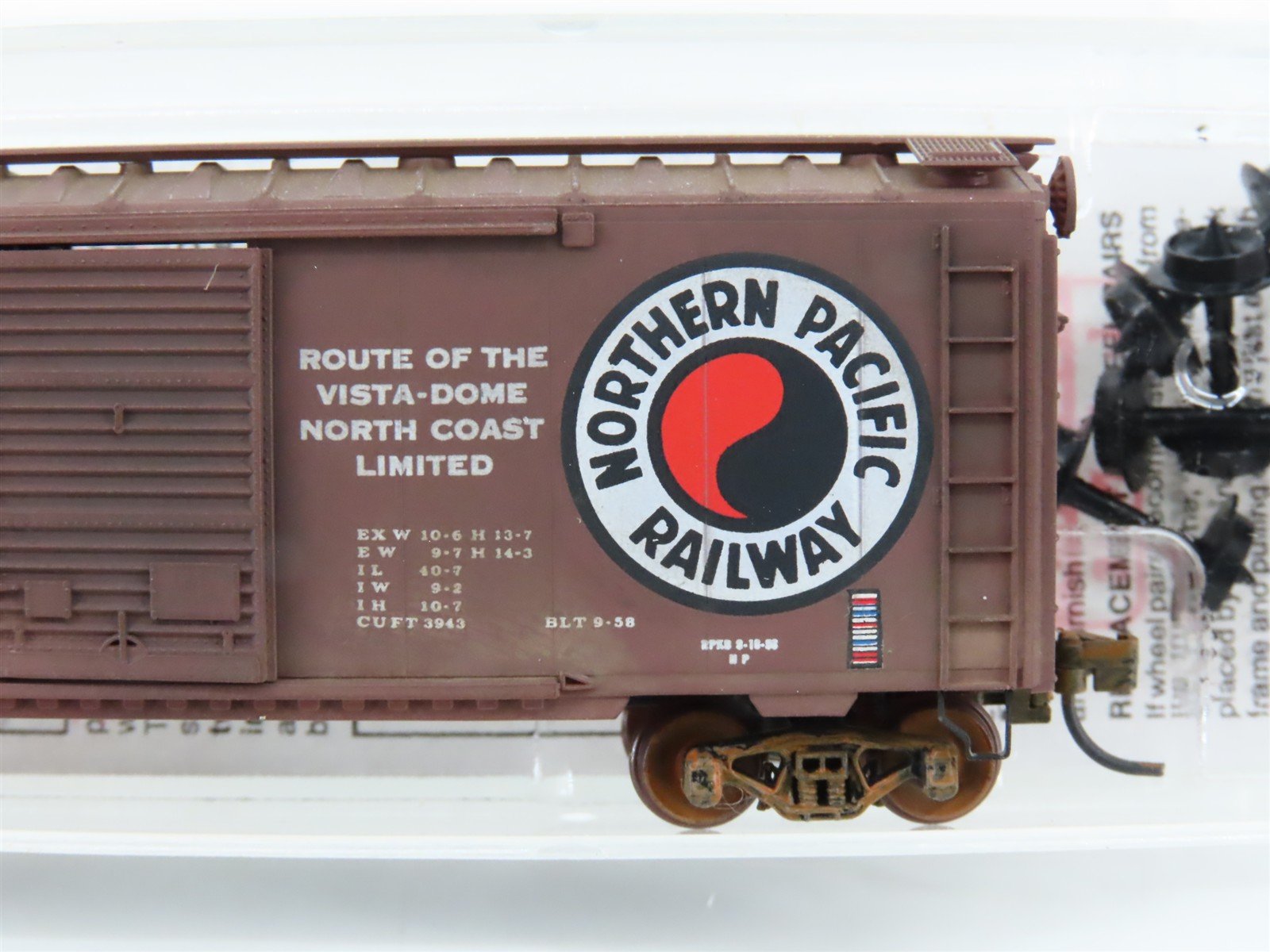 N Scale Micro-Trains MTL 20236 NP northern Pacific 40' Boxcar #8345 Weathered