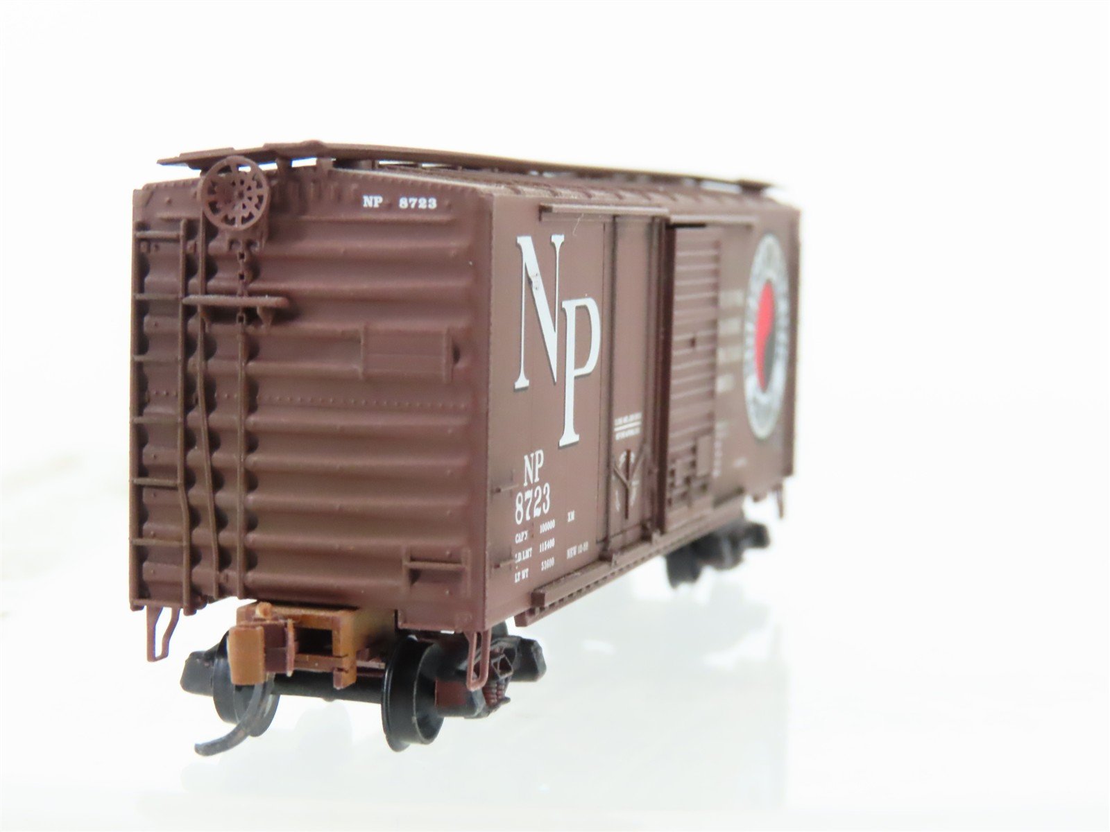 N Scale Micro-Trains MTL 22040 NP Northern Pacific 40' Boxcar #8723 Weathered