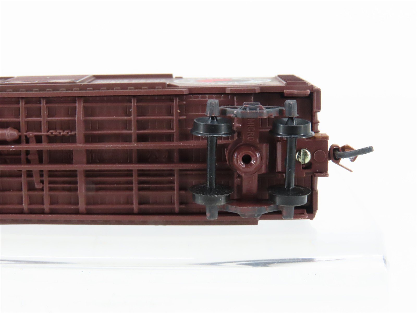 N Scale Micro-Trains MTL 22040 NP Northern Pacific 40' Boxcar #8723 Weathered