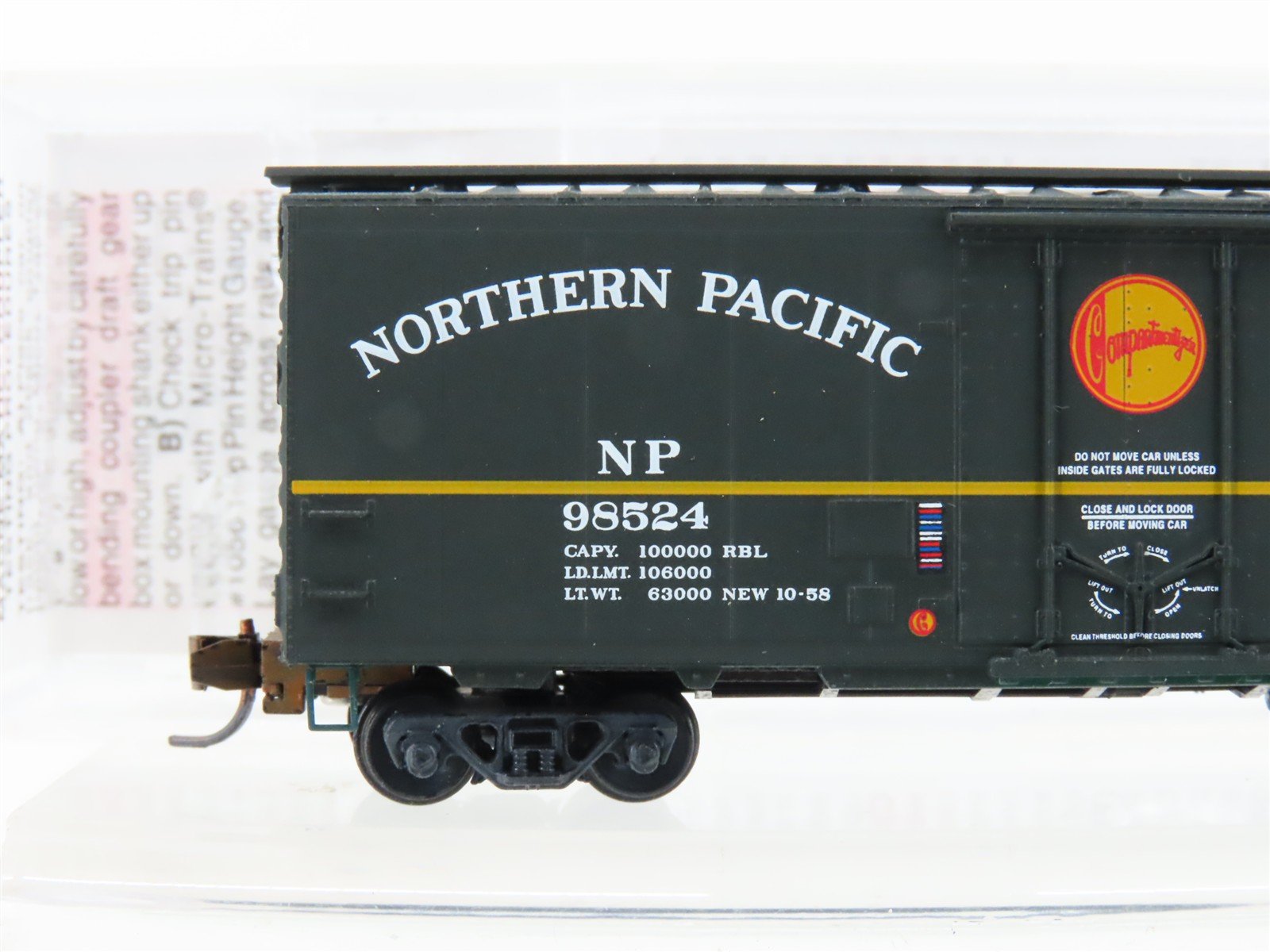 N Micro-Trains MTL 02100170 NP Northern Pacific 40' Boxcar #98524 Weathered