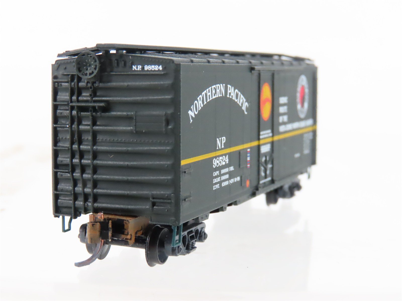 N Micro-Trains MTL 02100170 NP Northern Pacific 40' Boxcar #98524 Weathered