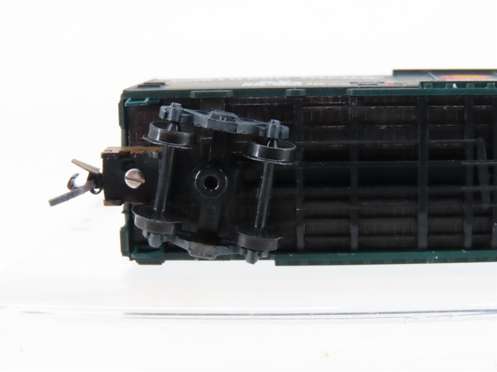 N Micro-Trains MTL 02100170 NP Northern Pacific 40' Boxcar #98524 Weathered