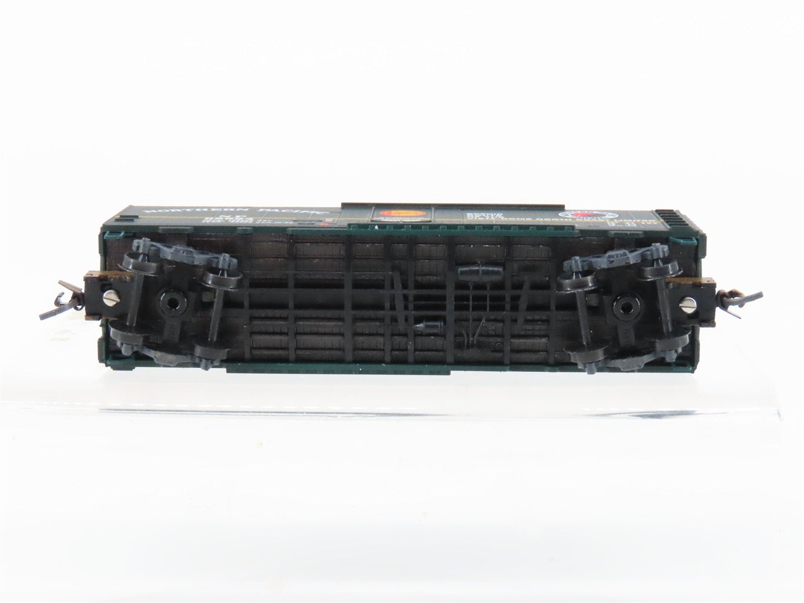 N Micro-Trains MTL 02100170 NP Northern Pacific 40' Boxcar #98524 Weathered