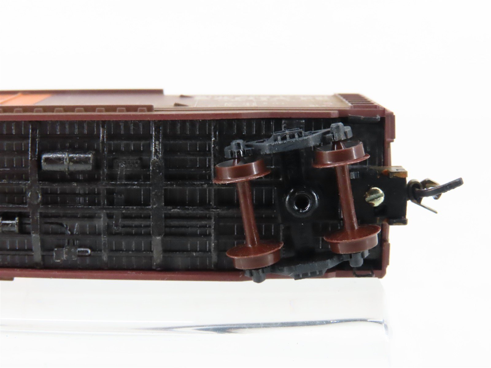 N Scale Micro-Trains MTL 32050/3 SFRB Santa Fe 50' Boxcar #6372 Weathered