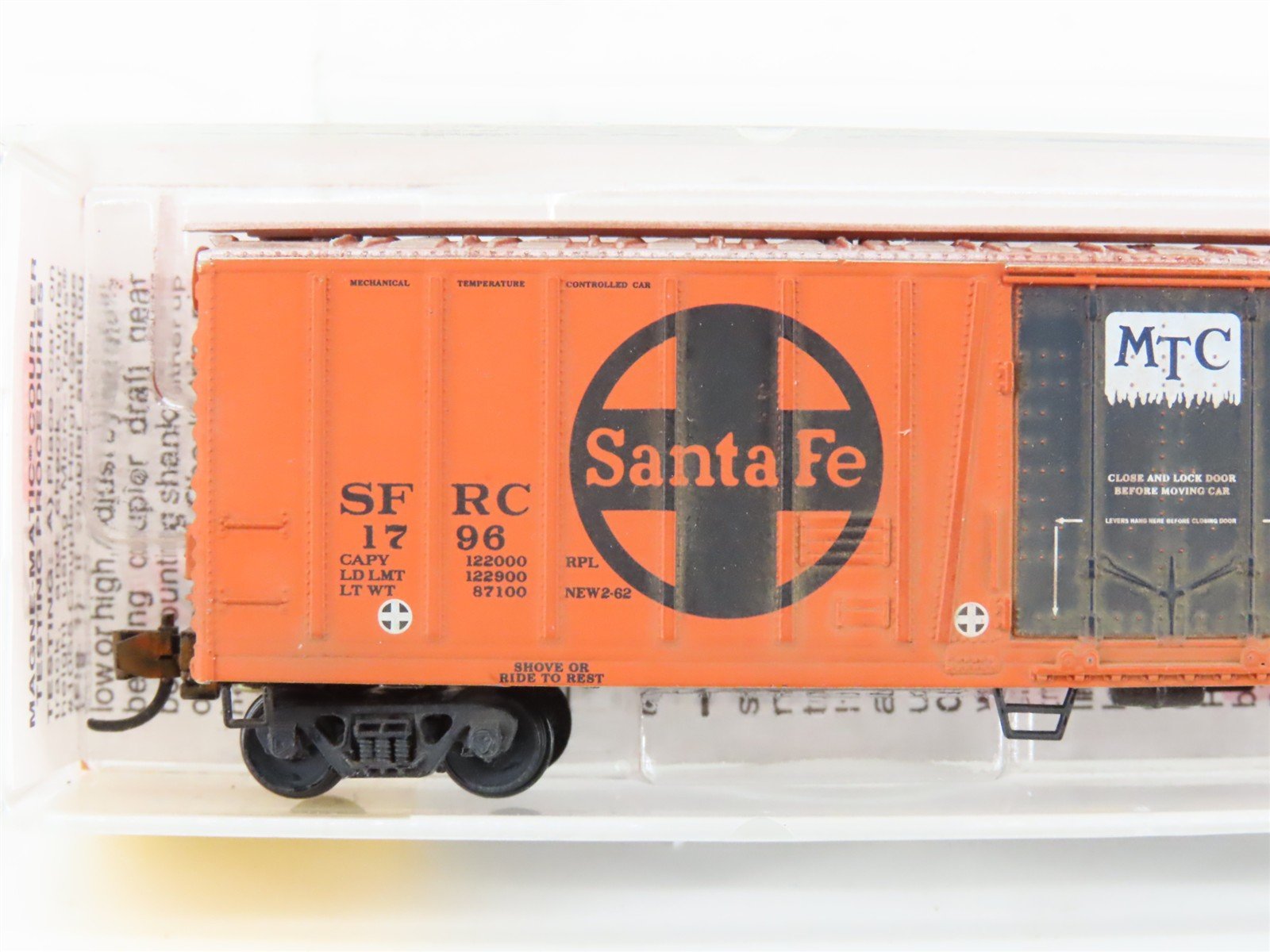 N Scale Micro-Trains MTL 70070 SFRC Santa Fe 51' Mech Reefer #1796 Weathered