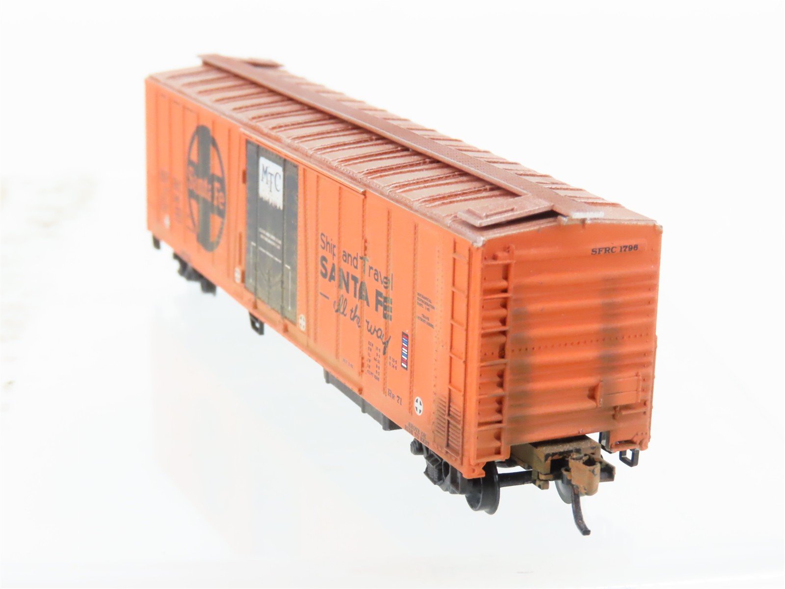 N Scale Micro-Trains MTL 70070 SFRC Santa Fe 51' Mech Reefer #1796 Weathered