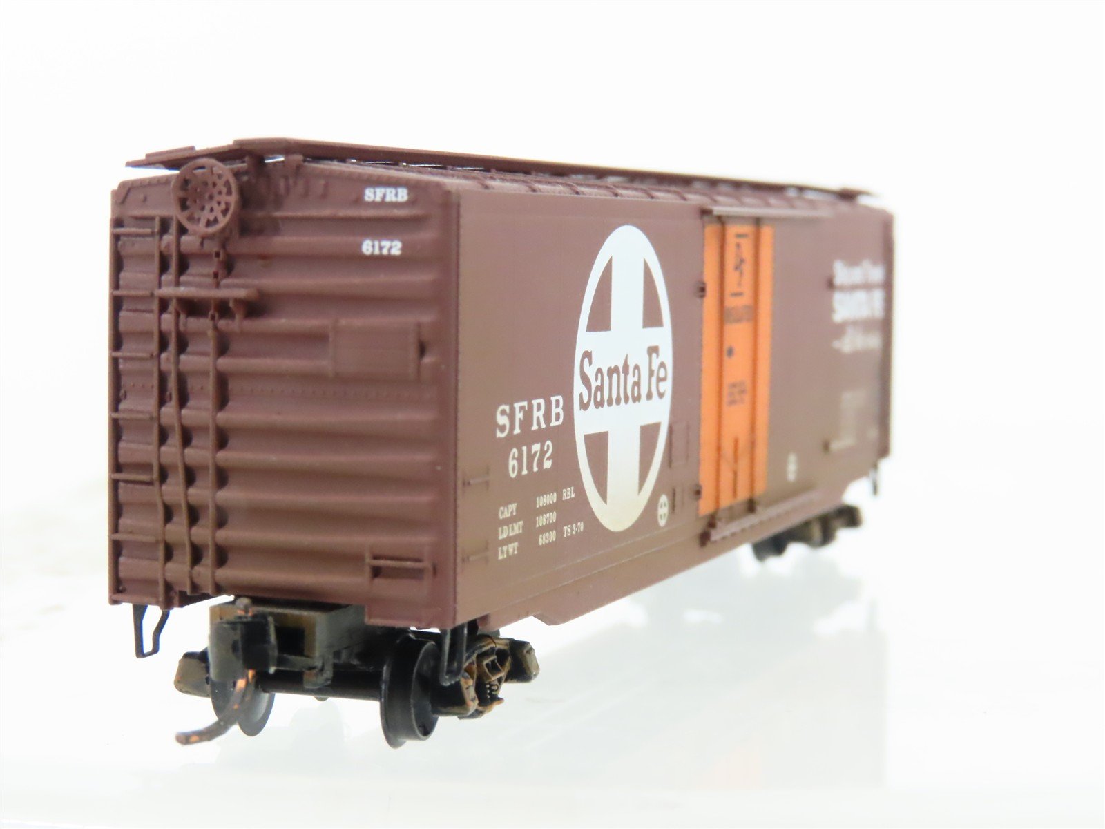 N Scale Micro-Trains MTL 32050/3 SFRB Santa Fe 50' Boxcar #6172 Weathered