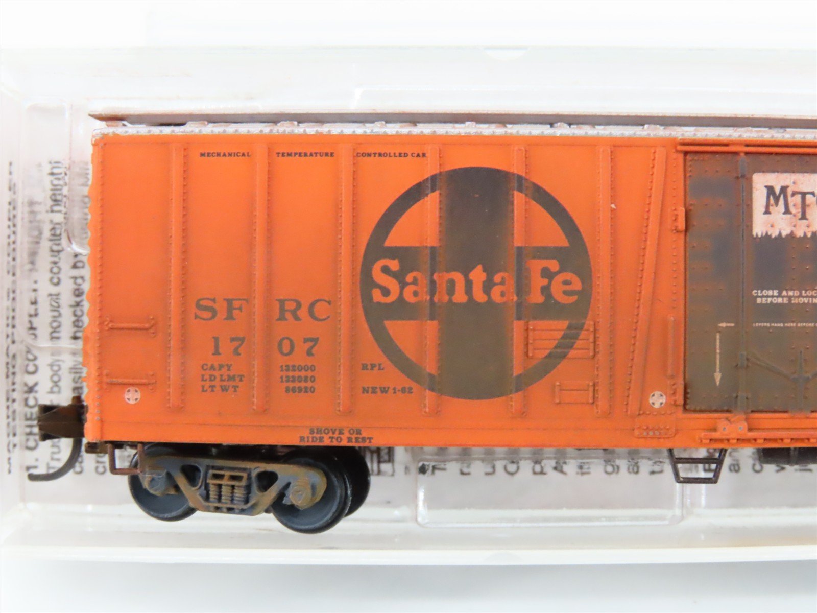 N Scale Micro-Trains MTL 70070 SFRC Santa Fe 51' Mech Reefer #1796 Weathered