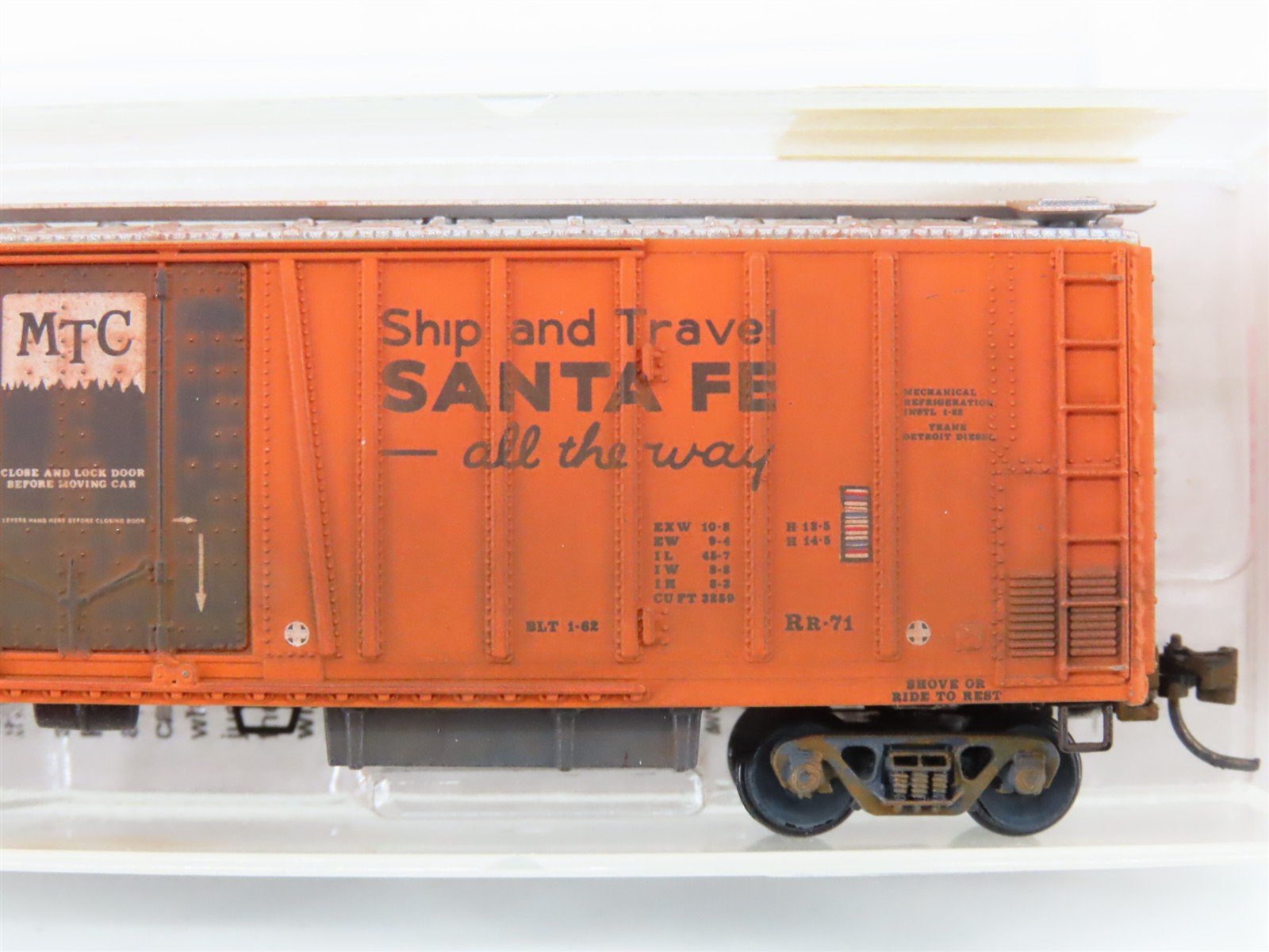 N Scale Micro-Trains MTL 70070 SFRC Santa Fe 51' Mech Reefer #1796 Weathered