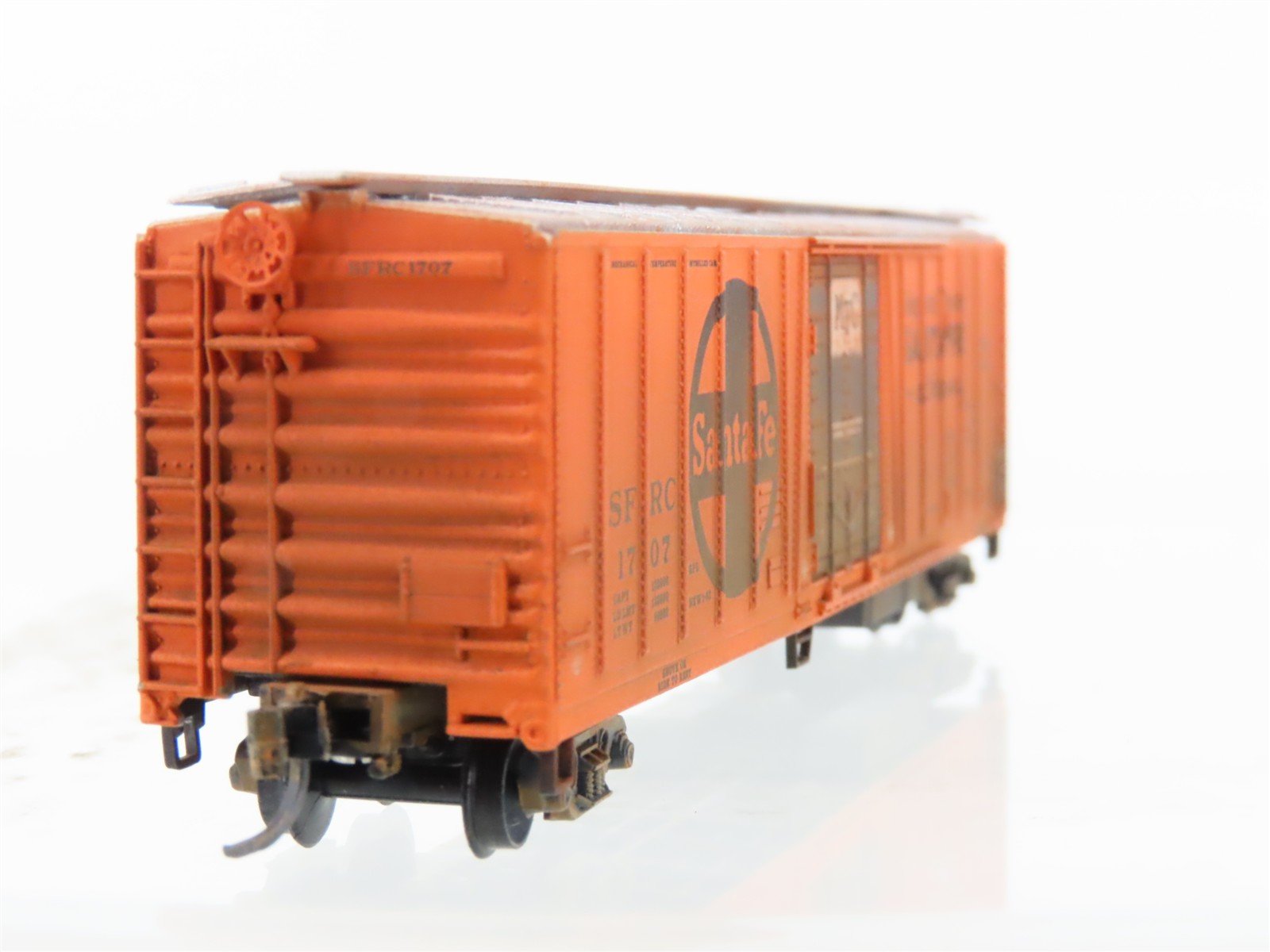 N Scale Micro-Trains MTL 70070 SFRC Santa Fe 51' Mech Reefer #1796 Weathered