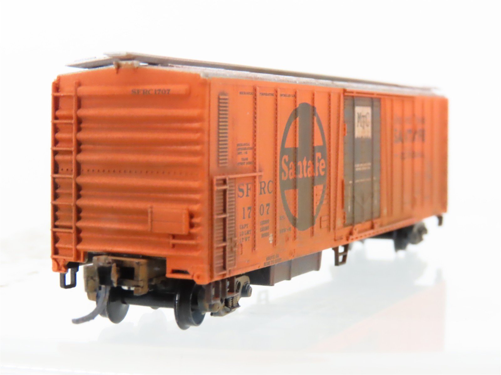 N Scale Micro-Trains MTL 70070 SFRC Santa Fe 51' Mech Reefer #1796 Weathered