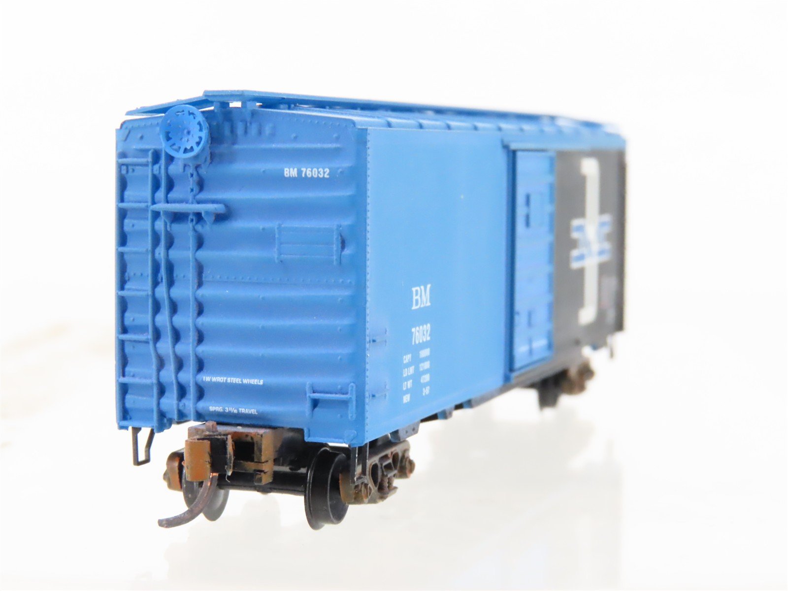 N Scale Micro-Trains MTL 02000696 B&M Boston & Maine 40' Boxcar #1796 Weathered