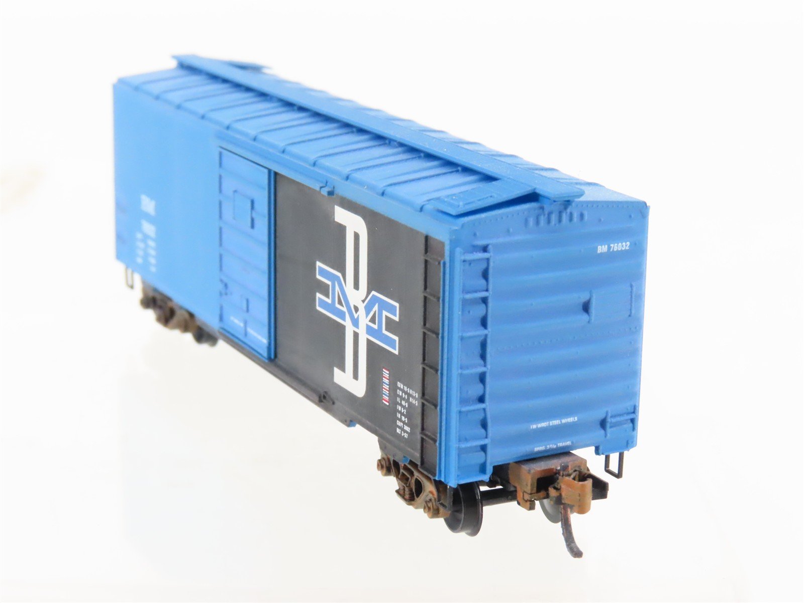 N Scale Micro-Trains MTL 02000696 B&M Boston & Maine 40' Boxcar #1796 Weathered