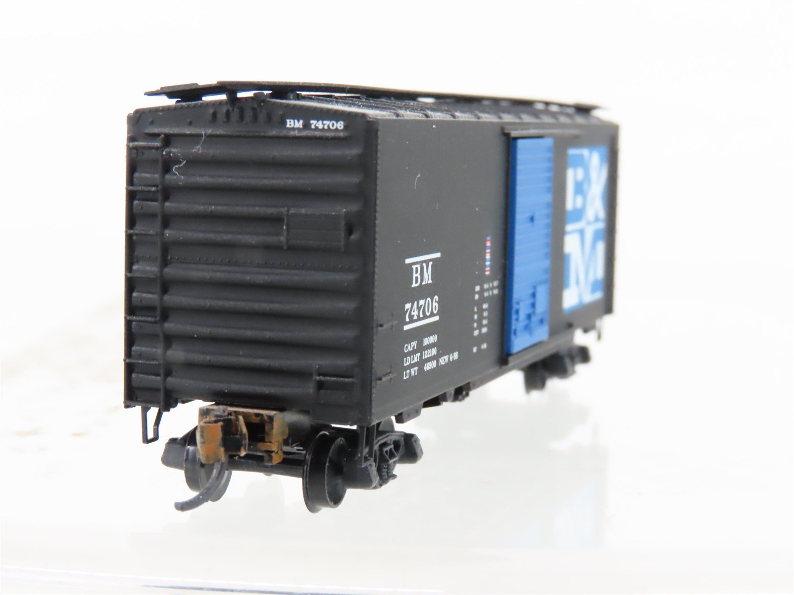 N Scale Micro-Trains MTL 20400 B&M Boston & Maine 40' Boxcar #74706 Weathered