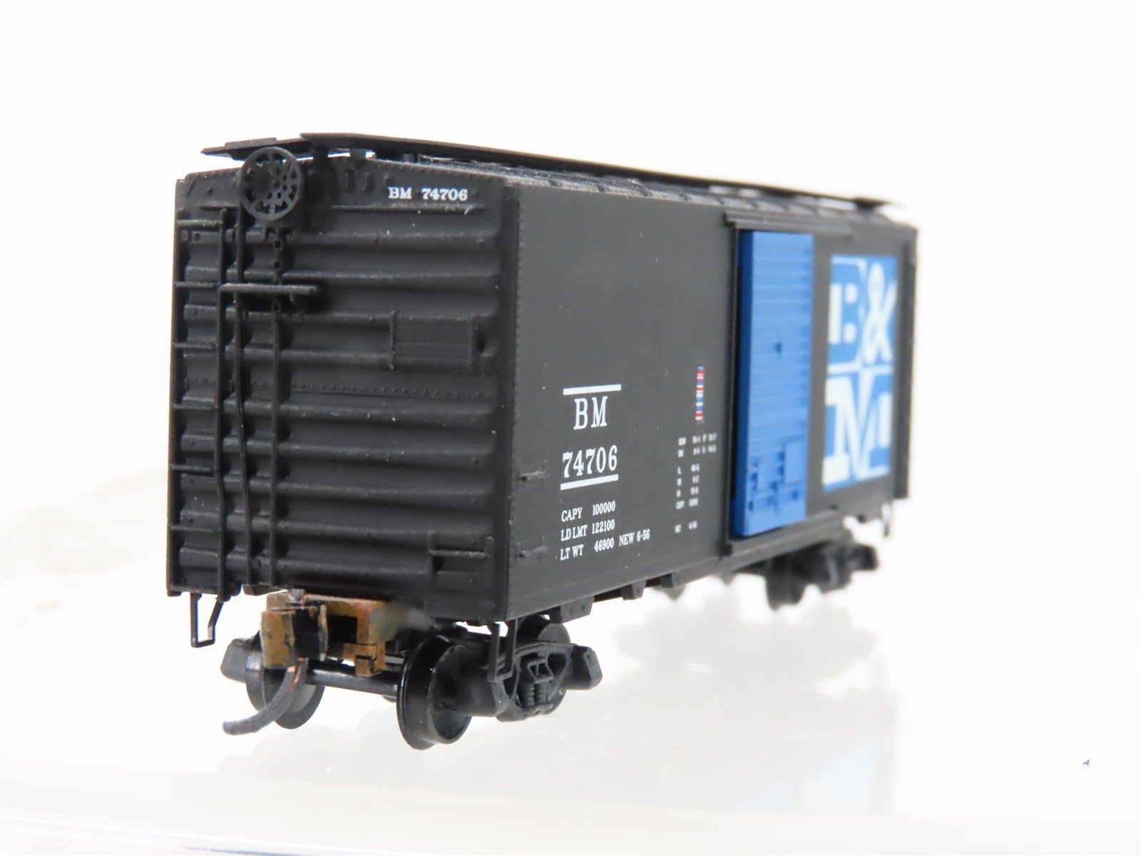 N Scale Micro-Trains MTL 20400 B&M Boston & Maine 40' Boxcar #74706 Weathered