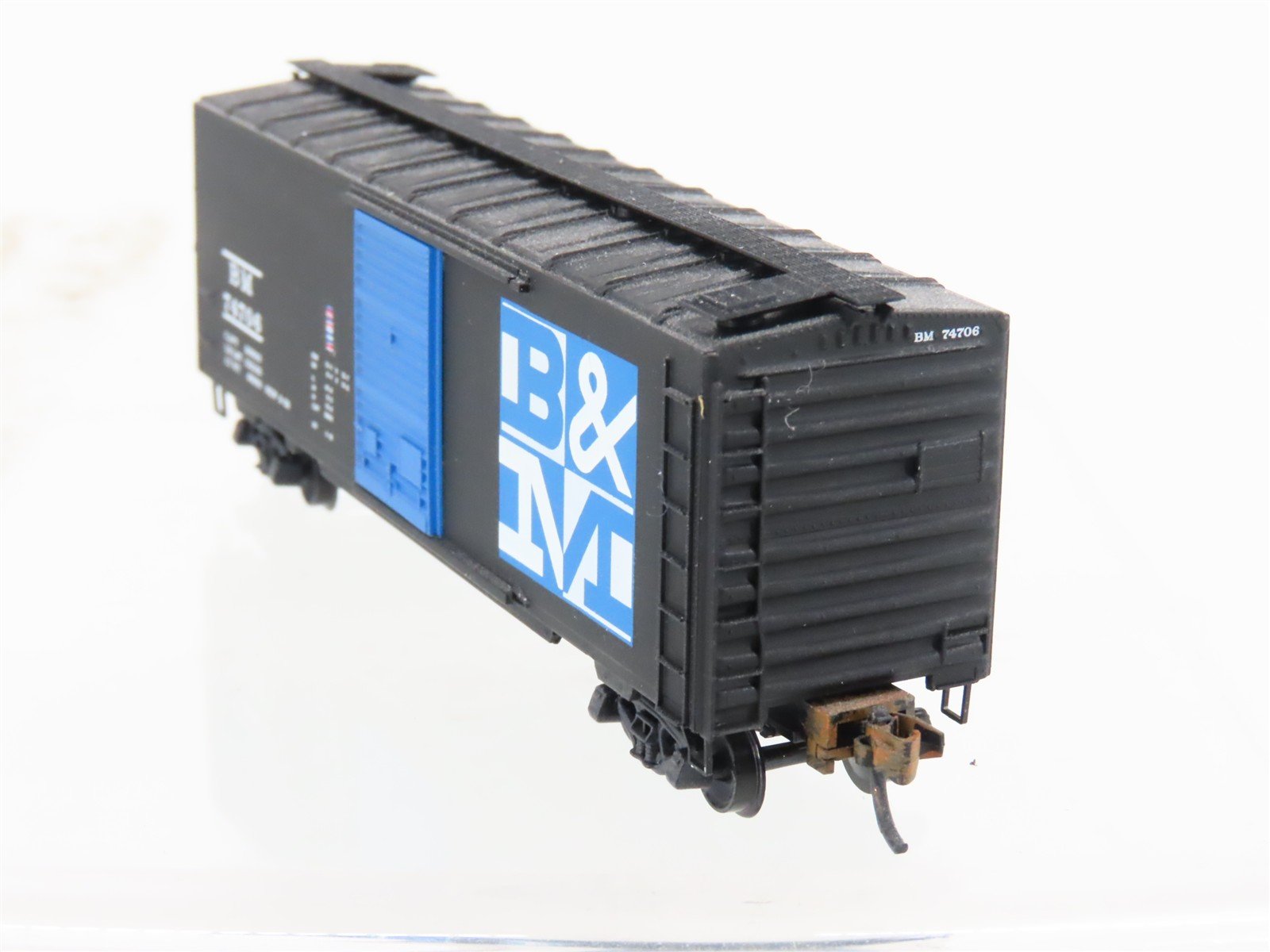 N Scale Micro-Trains MTL 20400 B&M Boston & Maine 40' Boxcar #74706 Weathered