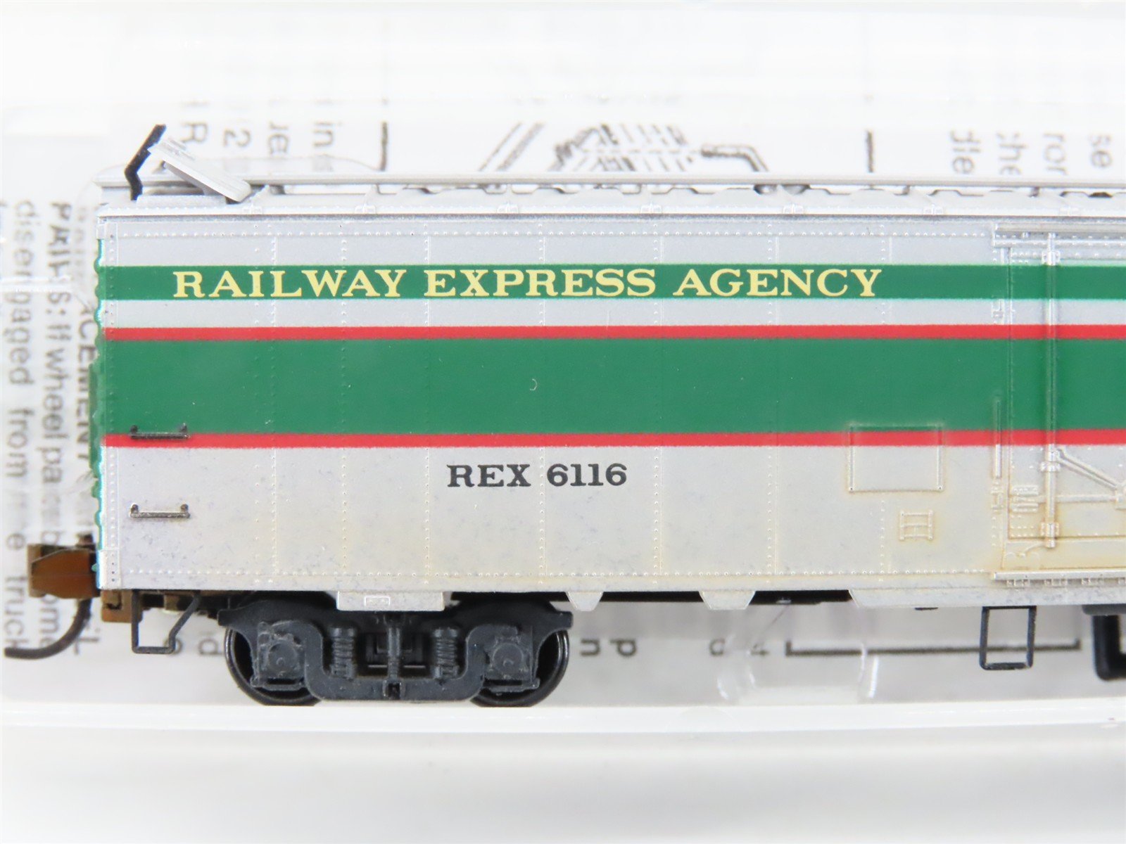 N Scale Micro-Trains MTL 52080 REX Railway Express 52' Reefer #6116 Weathered