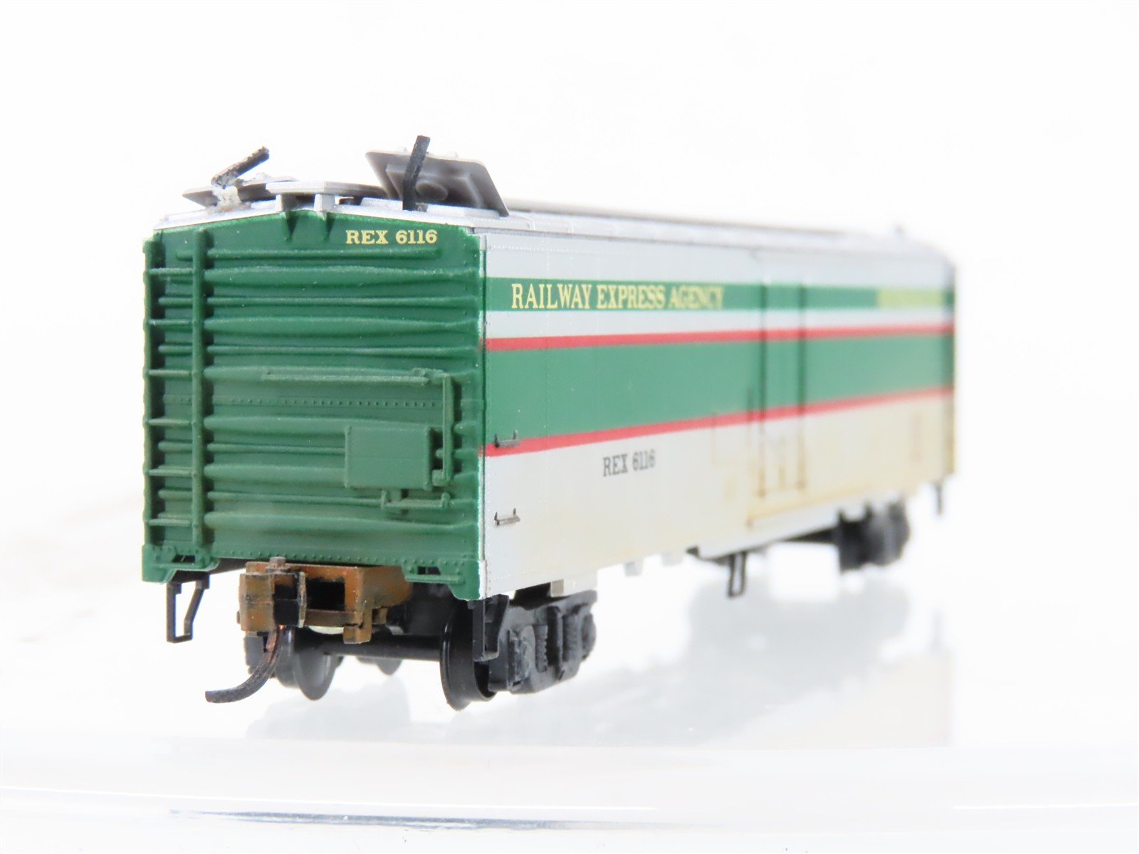 N Scale Micro-Trains MTL 52080 REX Railway Express 52' Reefer #6116 Weathered