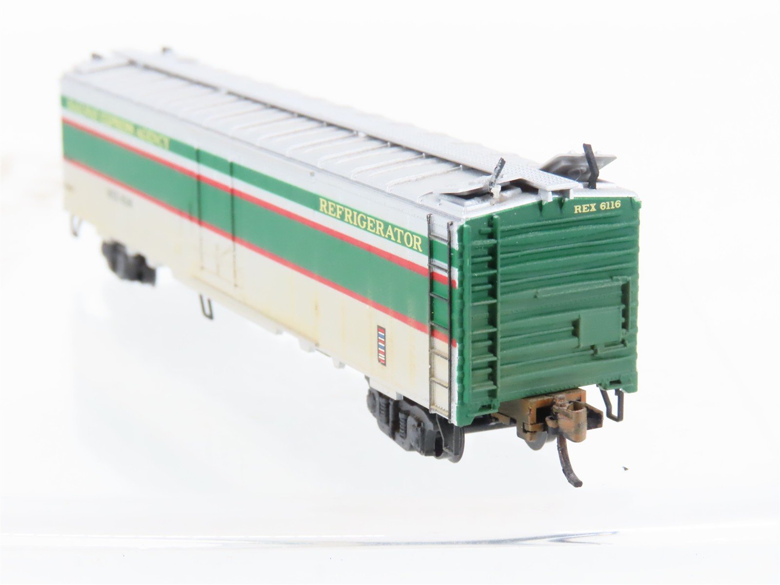 N Scale Micro-Trains MTL 52080 REX Railway Express 52' Reefer #6116 Weathered