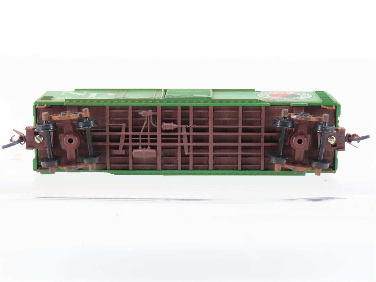 N Scale Micro-Trains MTL 22090 NP Northern Pacific 40' Boxcar #8133 Weathered