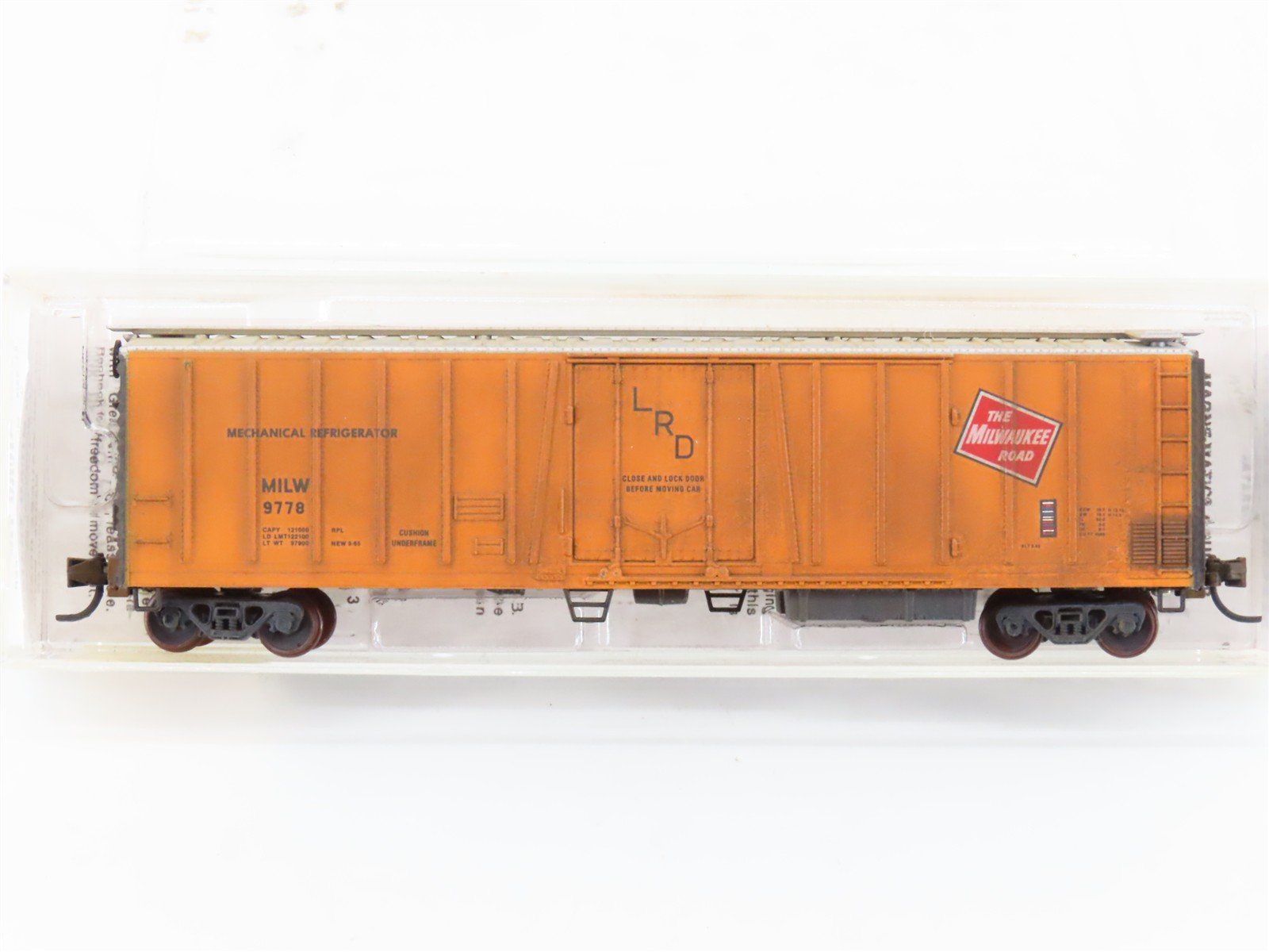 N Scale Micro-Trains/Kadee 70040 MILW Milwaukee Road 51' Reefer #9778 Weathered
