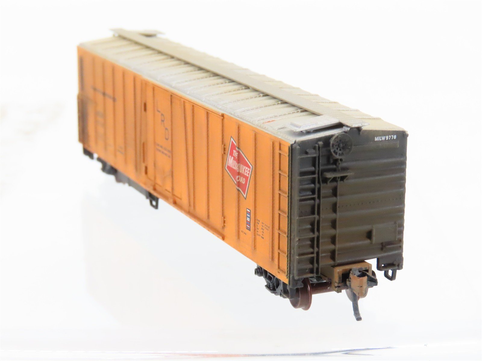 N Scale Micro-Trains/Kadee 70040 MILW Milwaukee Road 51' Reefer #9778 Weathered