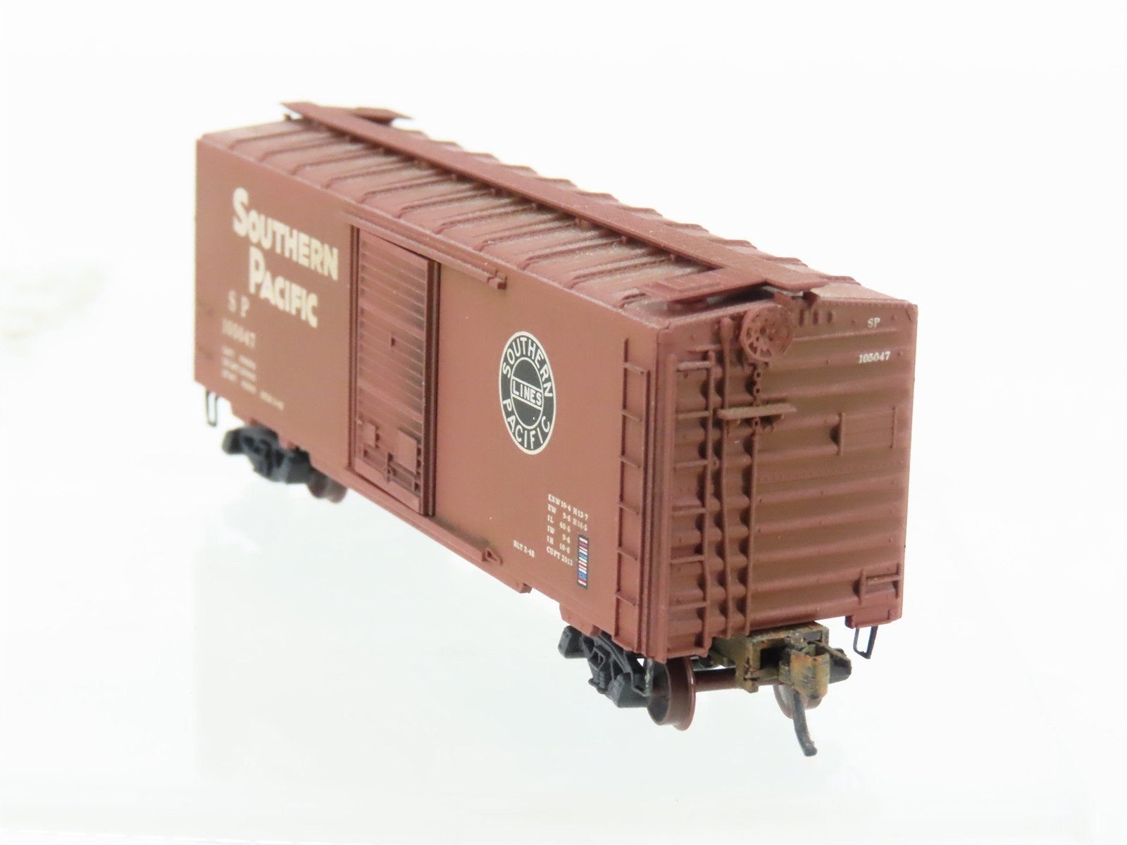 N Scale Micro-Trains MTL 20080 SP Southern Pacific 40' Boxcar #105047 Weathered