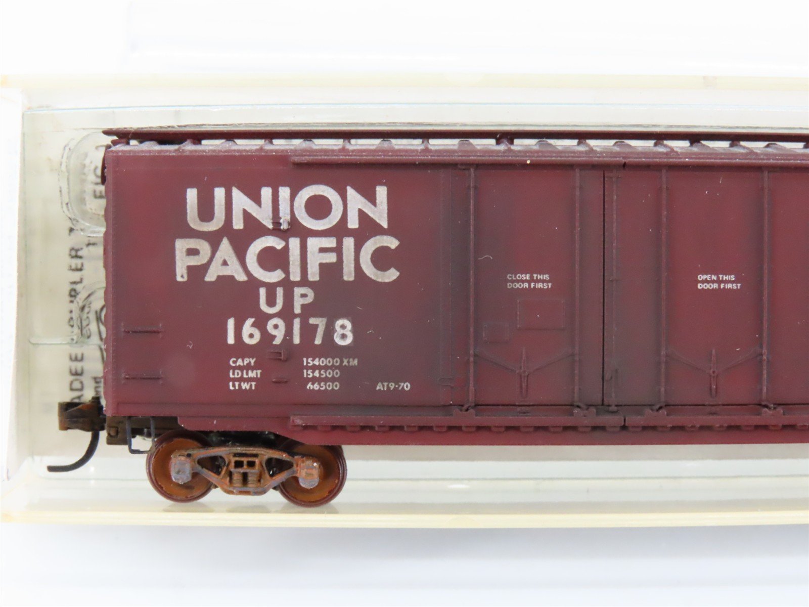 N Micro-Trains/Kadee 36030 SP Southern Pacific 50' Boxcar #169178 Weathered