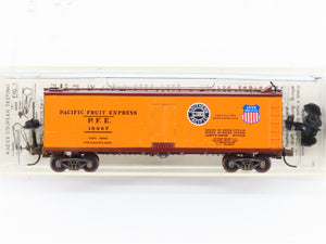 N Micro-Trains/Kadee 47060 PFE Pacific Fruit 40' Reefer #18967 Weathered