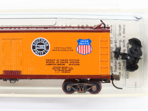 N Micro-Trains/Kadee 47060 PFE Pacific Fruit 40' Reefer #18967 Weathered