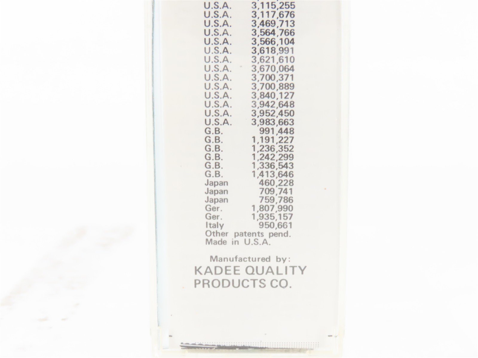 N Micro-Trains/Kadee 47060 PFE Pacific Fruit 40' Reefer #18967 Weathered