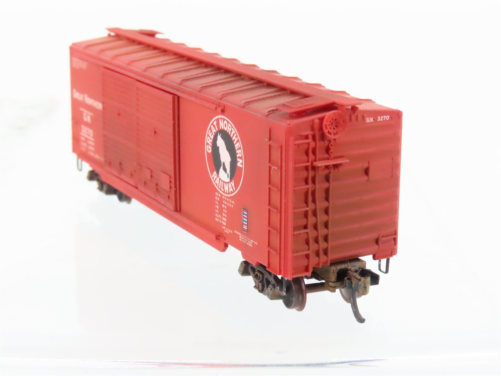 N Scale Micro-Trains MTL 23200 GN Great Northern 40' Boxcar #3270 Weathered