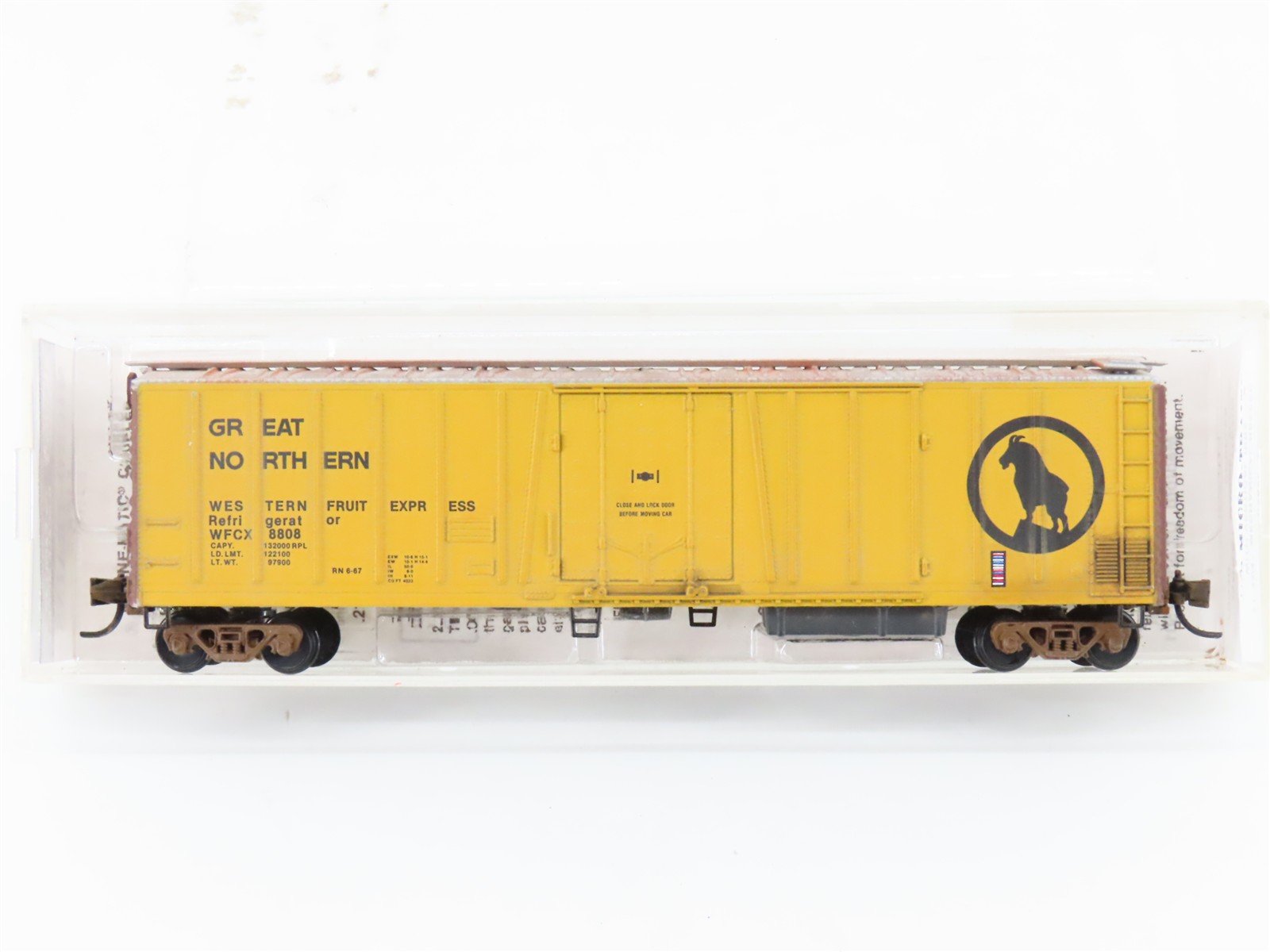 N Micro-Trains/Kadee 70030 WFCX Great Northern 51' Reefer #8808 Weathered