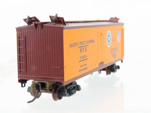 N Scale Micro-Trains/Kadee 47062 PFE Pacific Fruit 40' Reefer #19912 Weathered