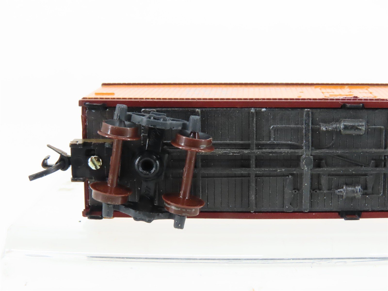 N Scale Micro-Trains/Kadee 47062 PFE Pacific Fruit 40' Reefer #19912 Weathered