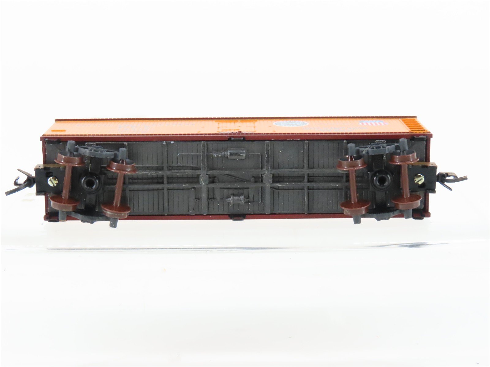 N Scale Micro-Trains/Kadee 47062 PFE Pacific Fruit 40' Reefer #19912 Weathered