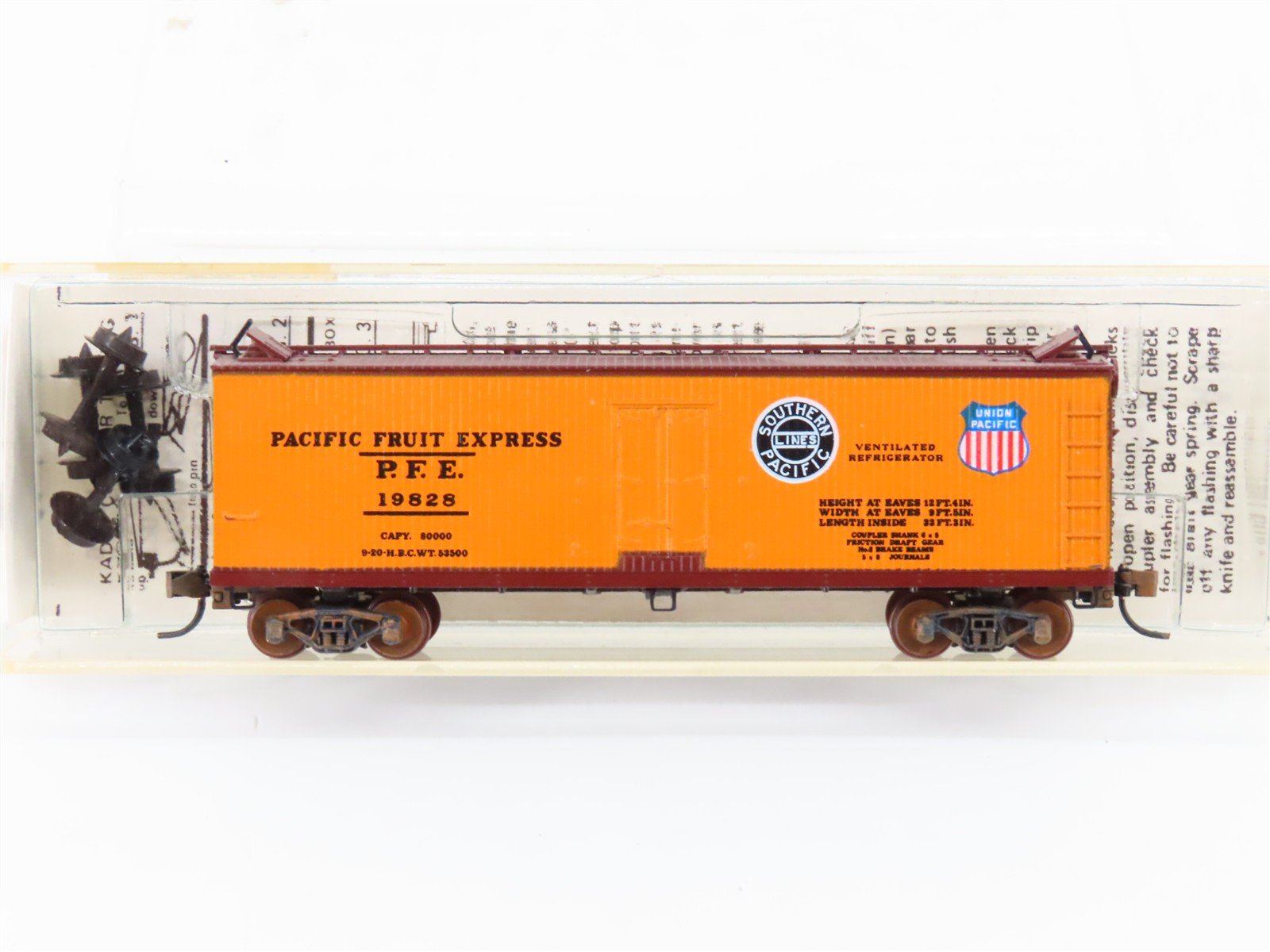 N Scale Micro-Trains/Kadee 47062 PFE Pacific Fruit 40' Reefer #19912 Weathered
