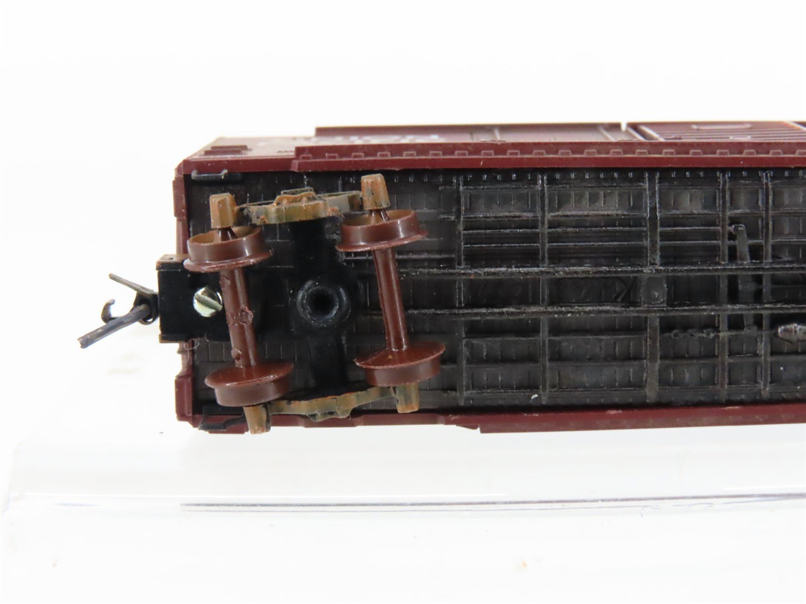 N Scale Micro-Trains 22030 UP Union Pacific 40' Boxcar #110023 Weathered
