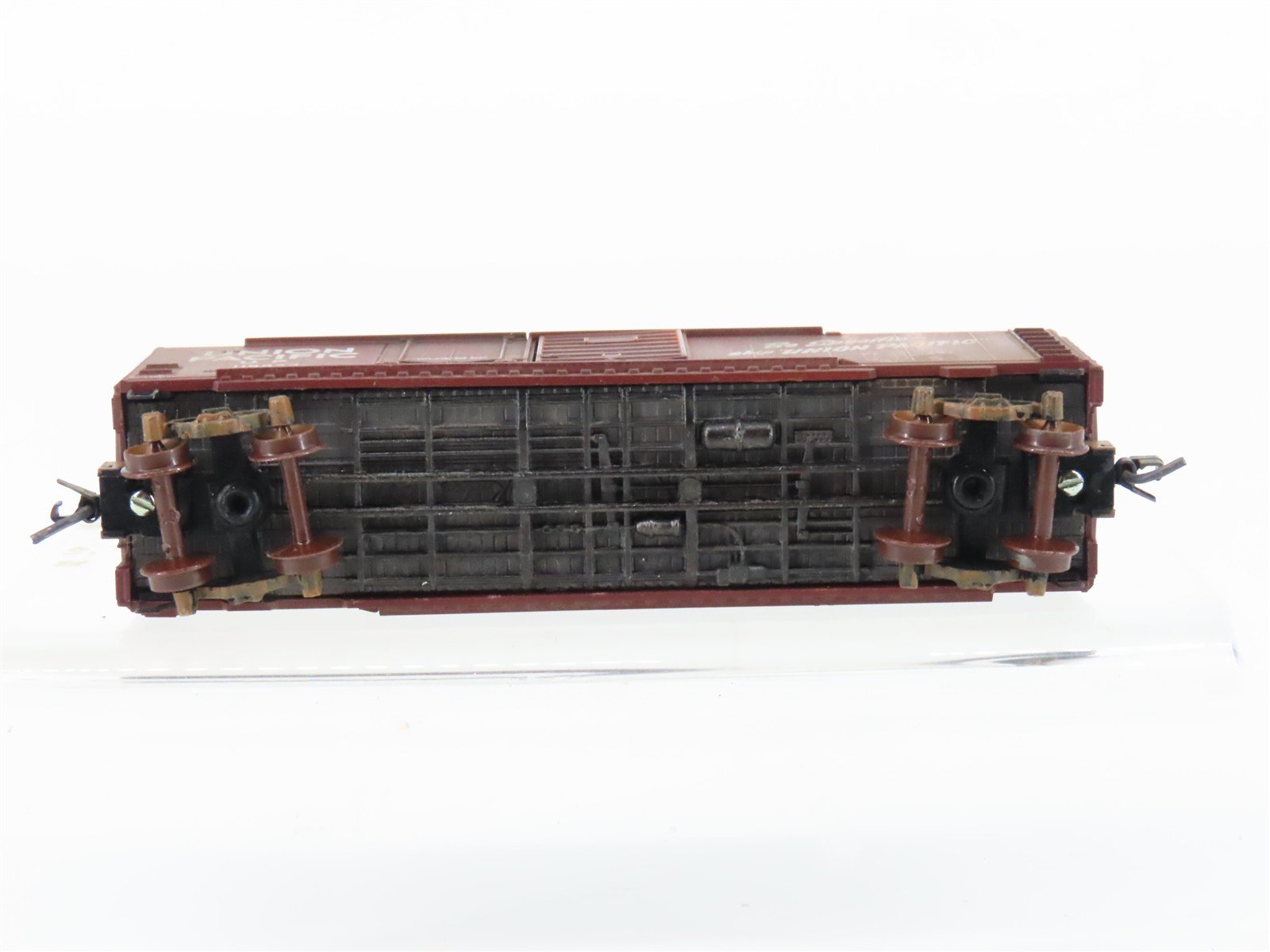 N Scale Micro-Trains 22030 UP Union Pacific 40' Boxcar #110023 Weathered