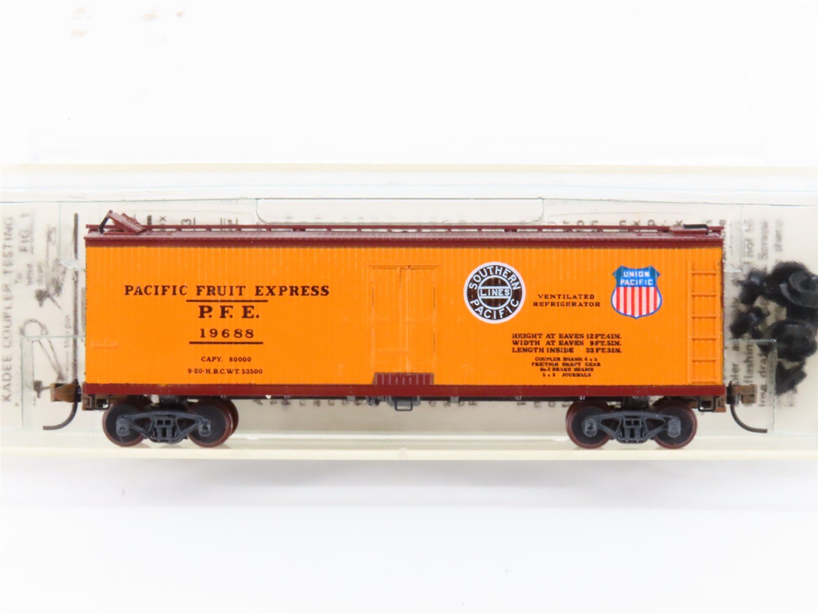 N Scale Micro-Trains/Kadee 47060 PFE Pacific Fruit 40' Reefer #19688 Weathered